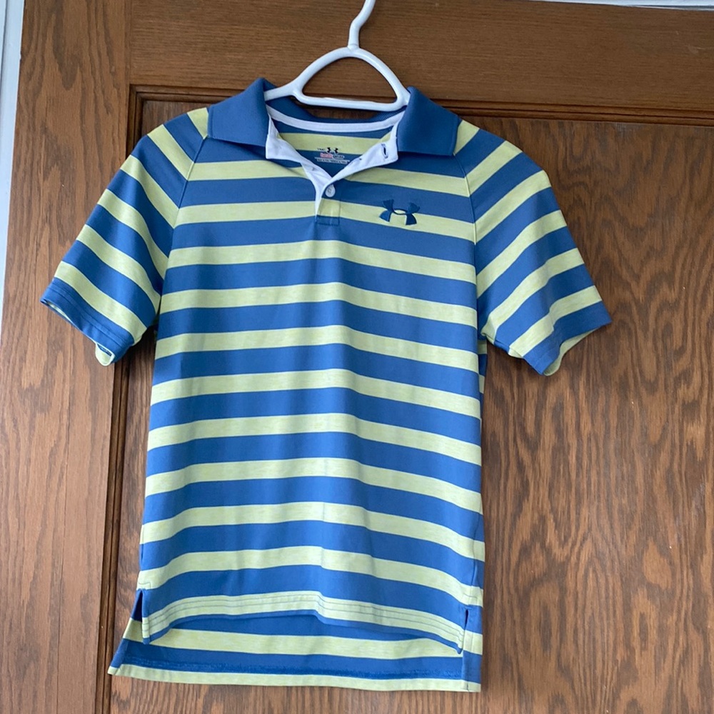 Under Armour boys golf shirt medium